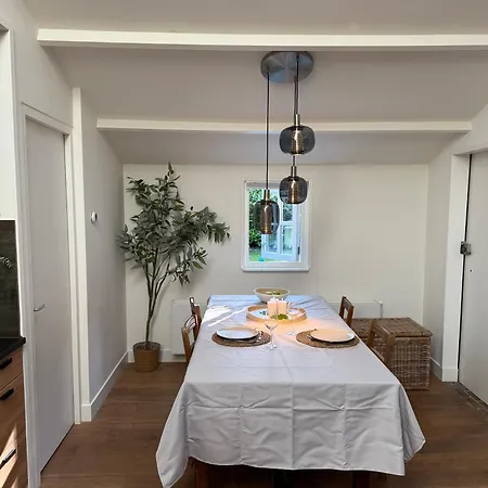 Stolp & Guest house Broek in Waterland
